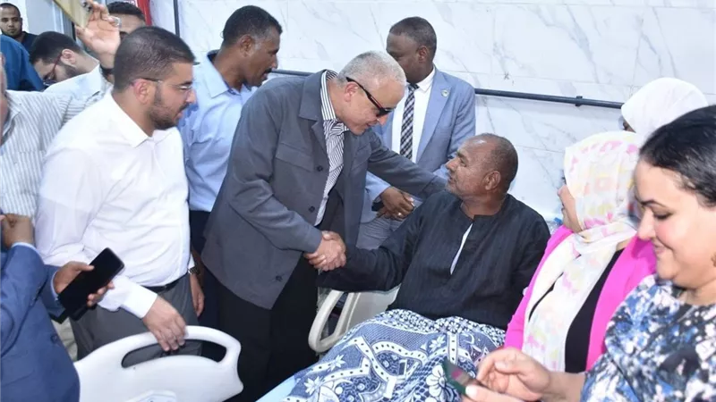 تضم 16 ماكينة.. محافظ الأقصر يفتتح وحدة الغسيل الكلوي الجديدة بإسنا