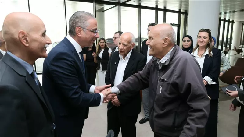 1200 عملية سنويًا.. محافظ الجيزة يتفقد مركز مجدي يعقوب للقلب ويشيد بخدماته
