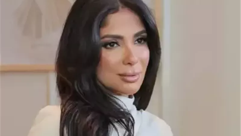 سلاح التزييف الرقمي.. نجوم خاضوا معارك الصور والفيديوهات المفبركة