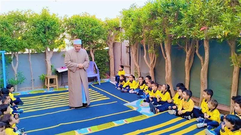 متى تجب الصلاة على الطفل؟.. أمين الفتوى يوضح