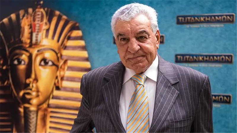 اليوم.. صالون نفرتيتي يستضيف زاهي حواس للحديث عن آثار مصر وحماية الهوية