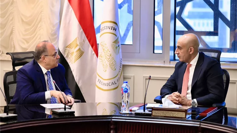 وزيرالتعليم يبحث مع رئيس هيئة الدواء المصرية سبل التعاون لإعداد كوادر فنية