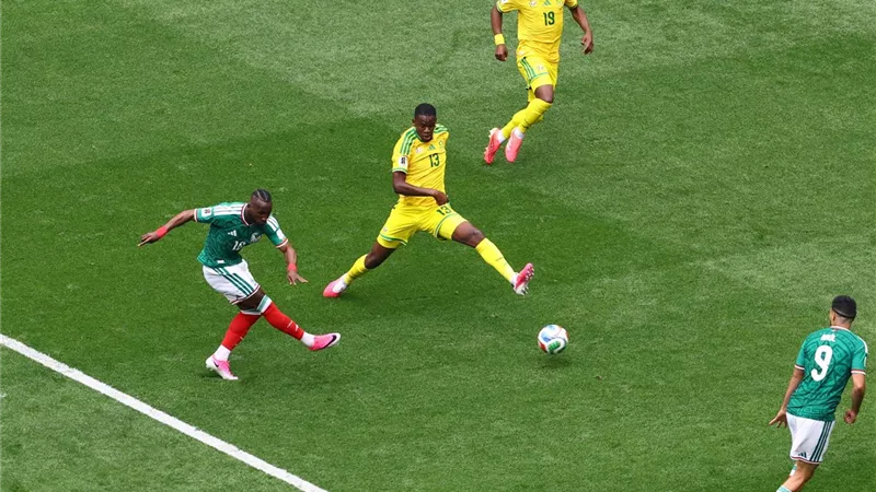 التشكيل الرسمي لمباراة جنوب أفريقيا وكوريا الجنوبية في كأس العالم 