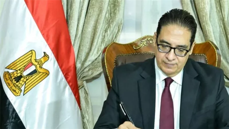 بسبب الغش والمشاجرات جامعة القاهرة الأهلية تحيل 102 طالب للتحقيق 