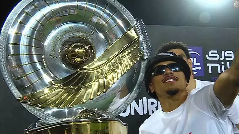 تصل لـ234 ألف.. تكلفة الصورة التذكارية لجماهير الزمالك مع درع الدوري