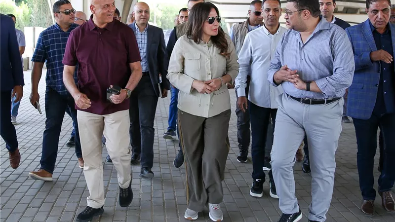 وزيرة الإسكان تتابع مشروع استراتيجي بالقاهرة الجديدة لدعم منظومة الصرف