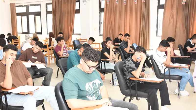315 طالبًا يؤدون امتحانات الترم الثاني بألسن قناة السويس