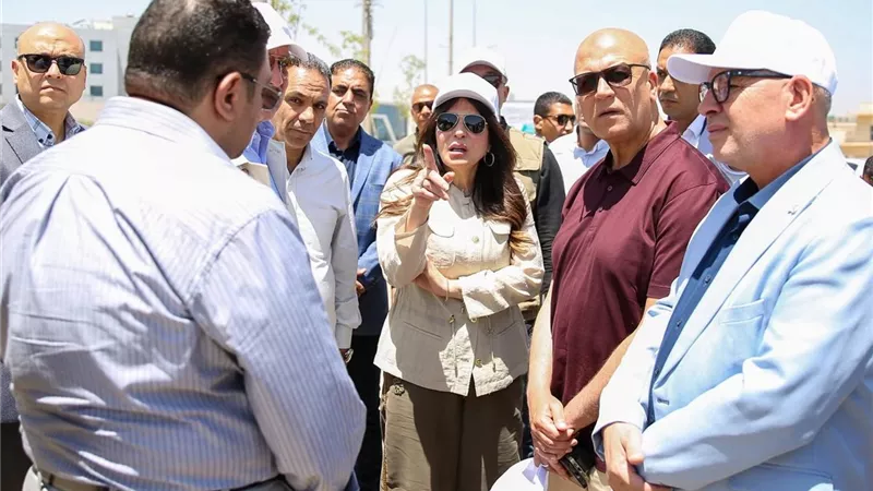 وزيرةالإسكان تتابع تطوير محور الـ90 الشمالي ومنطقة البنوك بالقاهرة الجديدة
