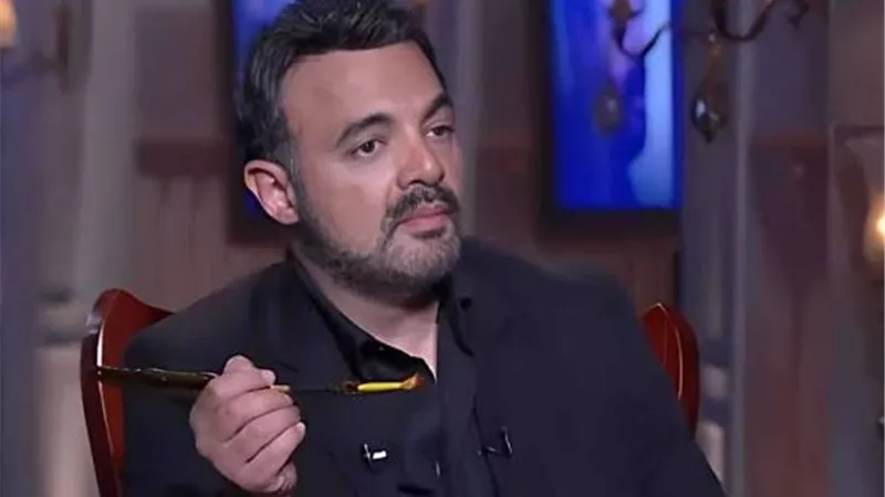 عمرو محمود ياسين يتقدم بشكوى ضد موقع 