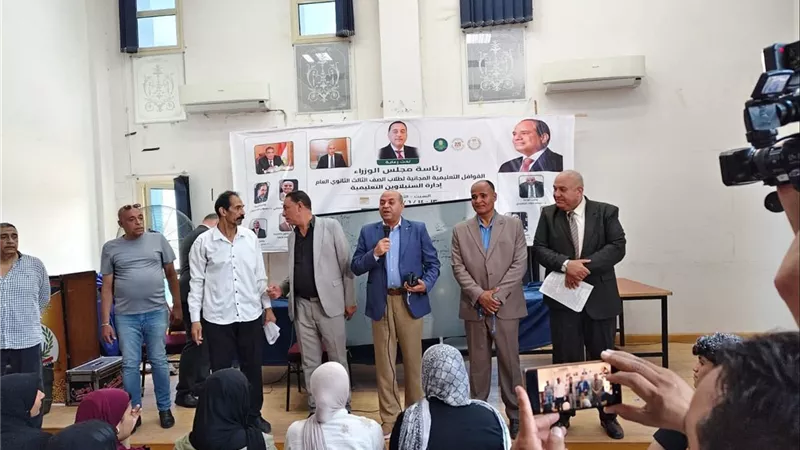 وكيل وزارة التعليم بالدقهلية يتفقد قوافل السنبلاوين التعليمية