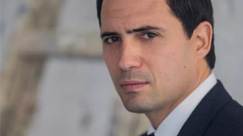 بعد تصدره التريند.. ظافر العابدين يكشف سر تأجيل «ممكن»