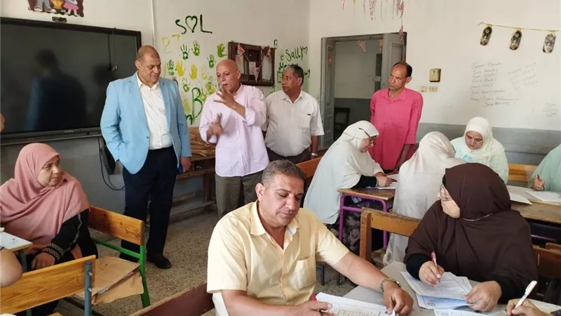 مدير تعليم المنوفية يتابع تقدير درجات الإعدادية ويشدد على الدقة والشفافية