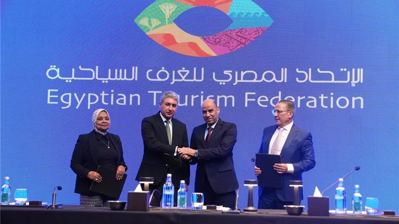 وزيرا العمل والسياحة يطلقان مبادرة تعاون مع الاتحاد المصري للغرف السياحية