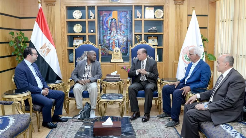 صالون جامعة المنصورة الثقافي يناقش التمكين البشري في عصر الذكاء الاصطناعي