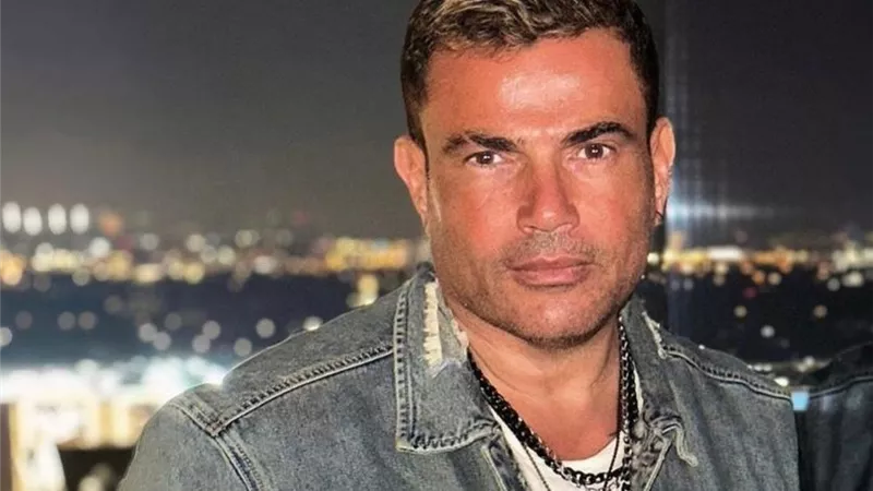 عمرو دياب يشعل أجواء أهرامات الجيزة.. «الهضبة» نجم حفل العشاء الرسمي 