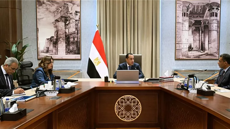 رئيس الوزراء يوجه بضرورة إحداث نقلة حضارية شاملة بمدينة الغردقة 