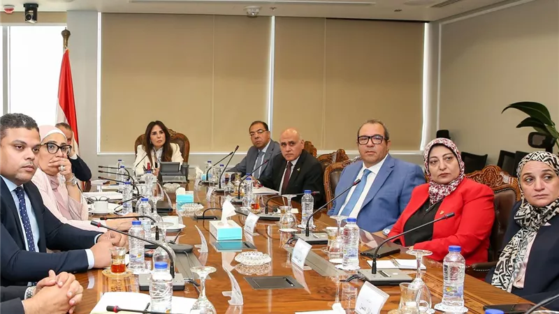 وزيرة الإسكان تتابع تنفيذ محوري عمر سليمان ومحمد نجيب بالإسكندرية