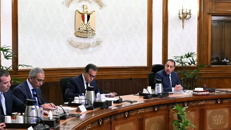 3249 سيارة إسعاف.. رئيس الوزراء يتابع خطة تطوير هيئة الإسعاف