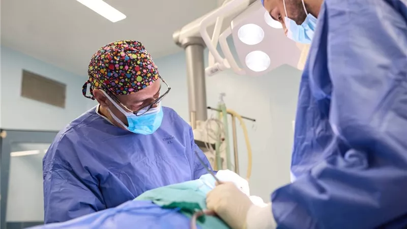 30 جراحة ناجحة و366 إجراءً علاجيًا لأسنان الأطفال بمستشفى جامعة السويس