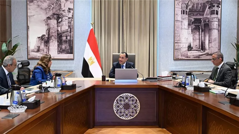 مدبولي يوجه بسرعة توفير اعتمادات مالية إضافية لرفع كفاءة النظافة بالجيزة