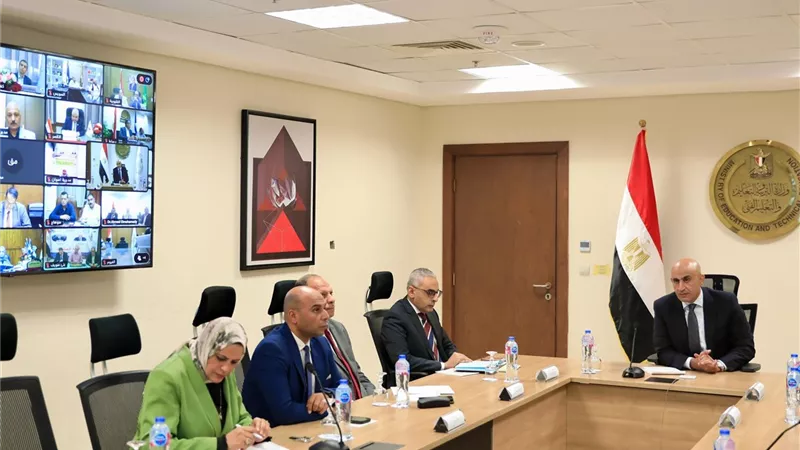  وزير التعليم يضع اللمسات الأخيرة لامتحانات الثانوية العامة