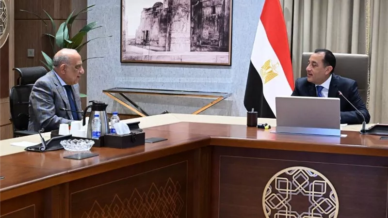 رئيس الوزراء يتابع مستجدات الموقف التنفيذي لمشروعات الطاقة الجديدة والمتجد