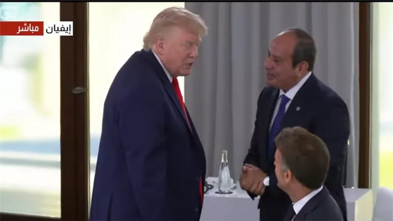 شاهد | لقاء حار بين الرئيسين السيسي وترامب على هامش أعمال قمة السبع 