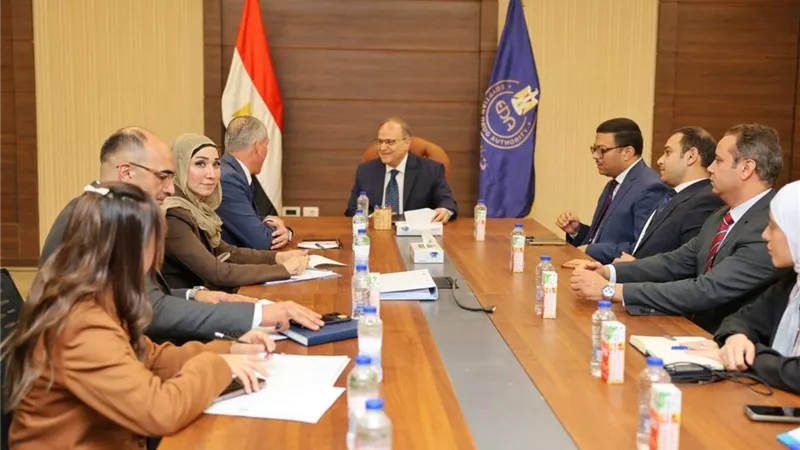 هيئة الدواء المصرية تبحث التعاون الدوائي مع وزارة الصحة الفلسطينية
