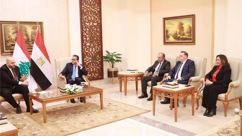 وزير الصحة يلتقي نظيره اللبناني على هامش مؤتمر 