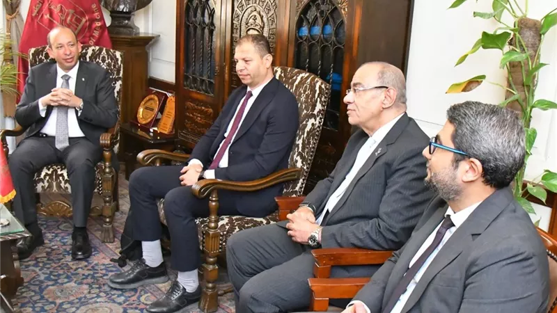 قصر العيني يبحث إدخال الذكاء الاصطناعي الطبي بالتعاون مع 