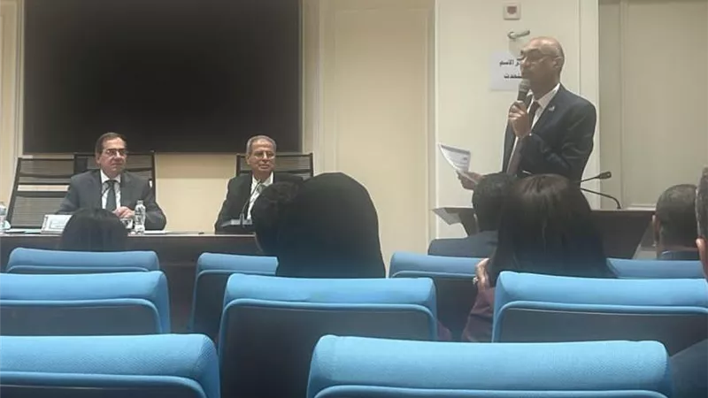 النائب إيهاب منصور يطالب بوقف زيادة أسعار العدادات الكودية
