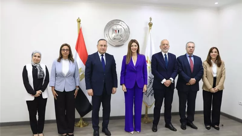 وزير التعليم العالي يزور وادي العلوم بجامعة 