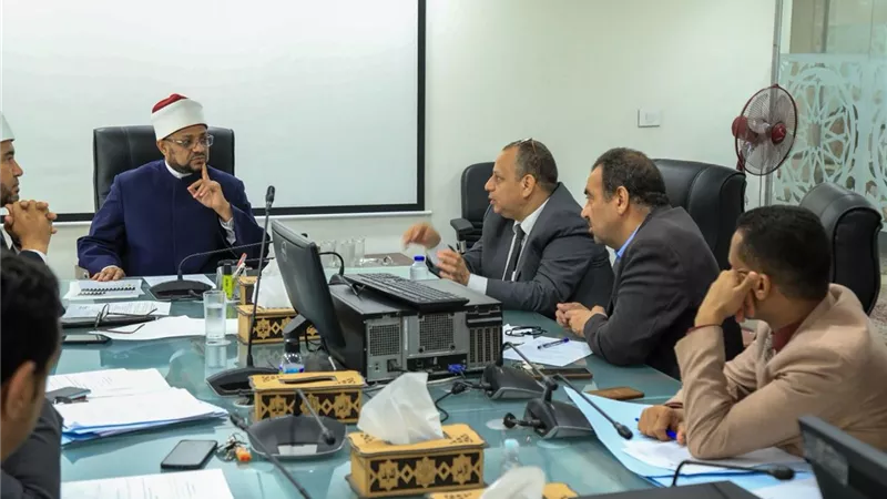 البحوث الإسلامية يراجع تصاريح طباعة وتداول المصحف ويشدد على دور النشر