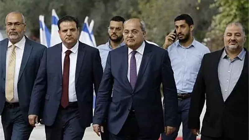 النواب العرب في الكنيست  يتجهون نحو قائمة ثلاثية بعد تعثر الرباعية 
