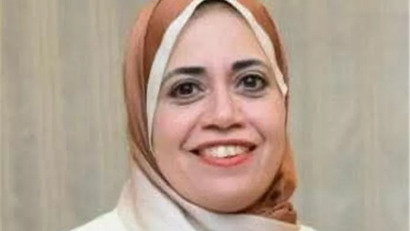 من خدمة المجتمع إلى عمادة الكلية.. يمنى صفوت تتولى قيادة ألسن عين شمس