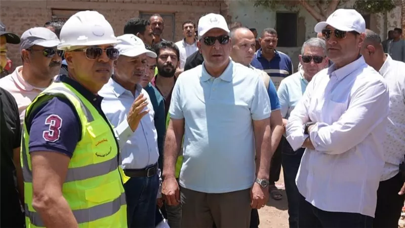 محافظ أسيوط ووزير الدولة للإنتاج الحربي يتابعان مشروعات 