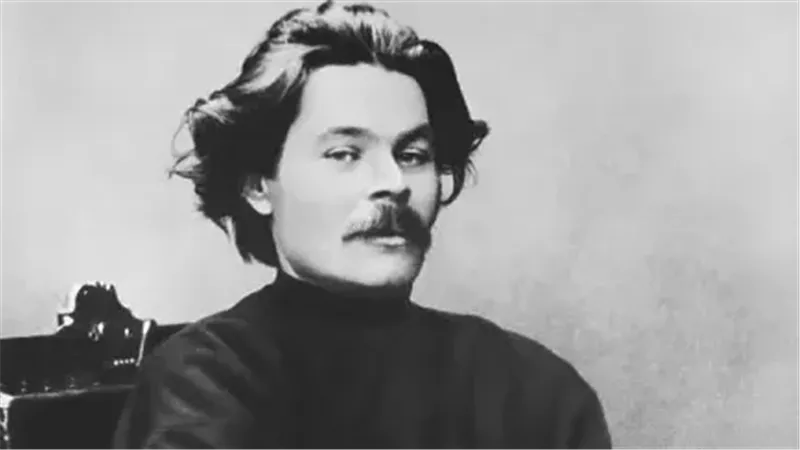 مكسيم جوركي أديب روسي حول قسوة الطفولة إلى إرث أدبي عالمي خالد 
