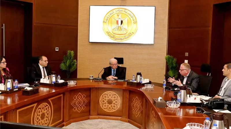 نائب رئيس الوزراء يتابع تنفيذ المشروع القومي لتطوير صناعة الغزل والنسيج