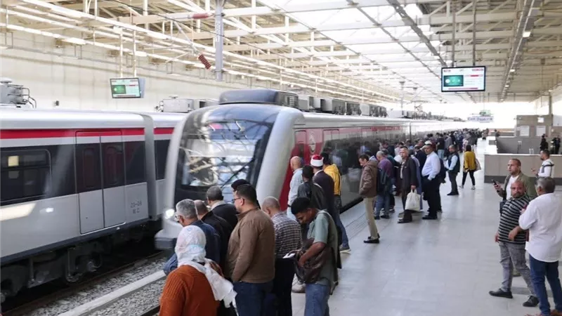 النقل:  وسائل دفع متنوعة بـ المترو والقطار الكهربائي الخفيف LRT والمونوريل