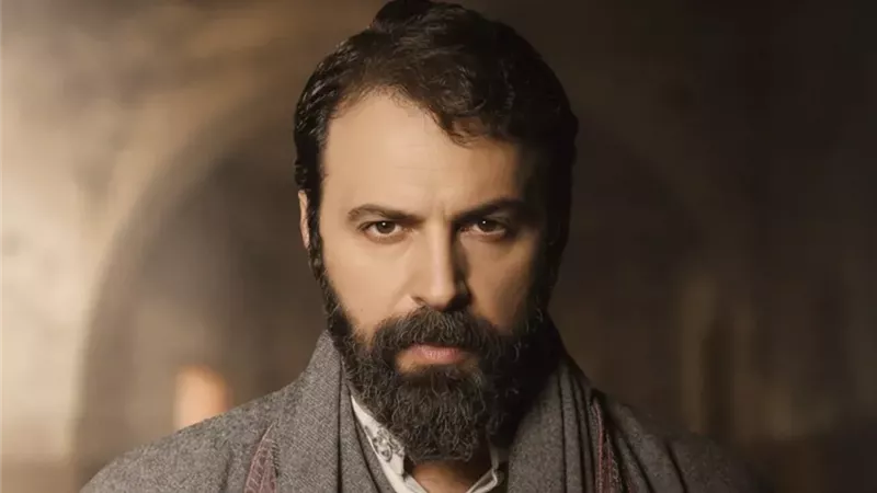 تيم حسن يعود للدراما التاريخية عبر مشروع سقوط غرناطة المنتظر