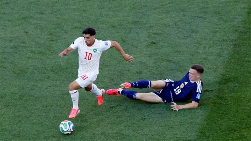 المغرب يتقدم على اسكتلندا في الشوط الأول.. وصيباري يسجل أسرع هدف عربي