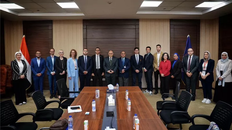 الغمراوي: جذب الاستثمارات وتوطين الصناعة على رأس أولويات هيئة الدواء 