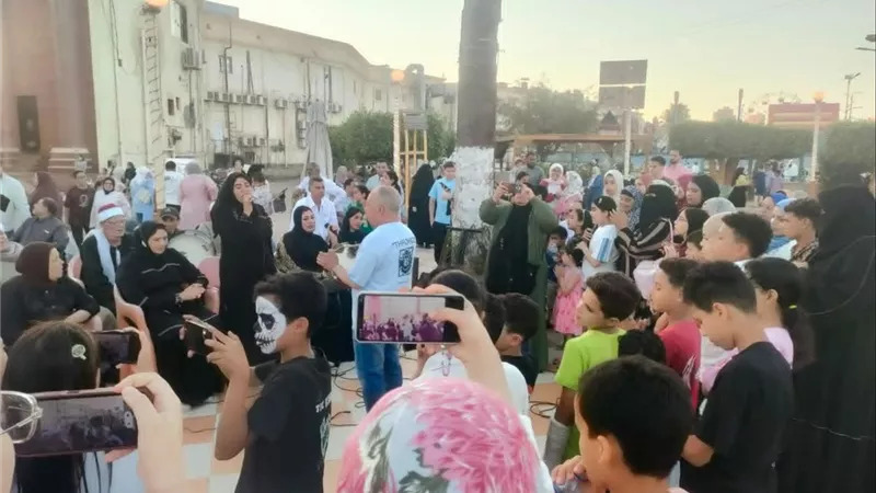 «شارع الفن» يضيء كفر الشيخ بعروض التراث والرسم في حديقة صنعاء