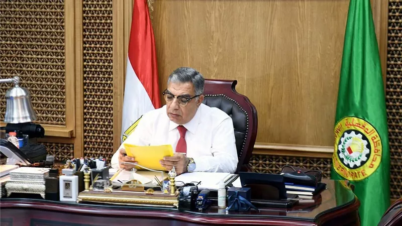 ​محافظ الدقهلية يعلن الطوارئ لاستقبال 72 ألف طالب في امتحانات الثانوية