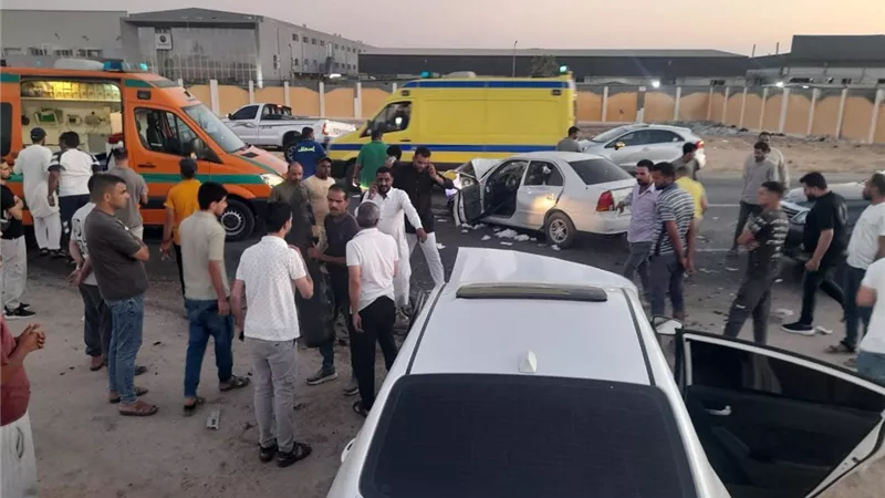 إصابة 3 أشخاص في تصادم سيارتين بطريق 36 الحربي بالإسماعيلية