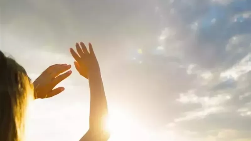  الصحة تحذر: التعرض للشمس قد يسبب حروق الجلد وأورام على المدى البعيد|فيديو