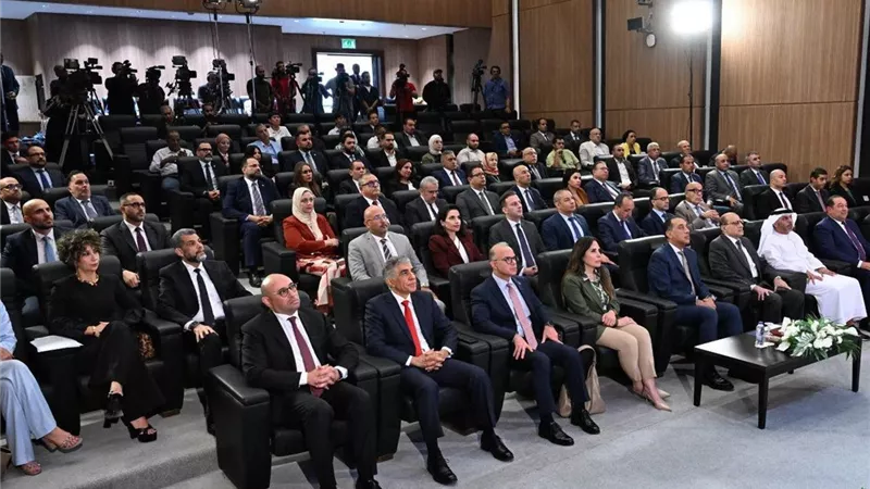 رئيس الوزراء يشهد مراسم توقيع شراكة استراتيجية بين 