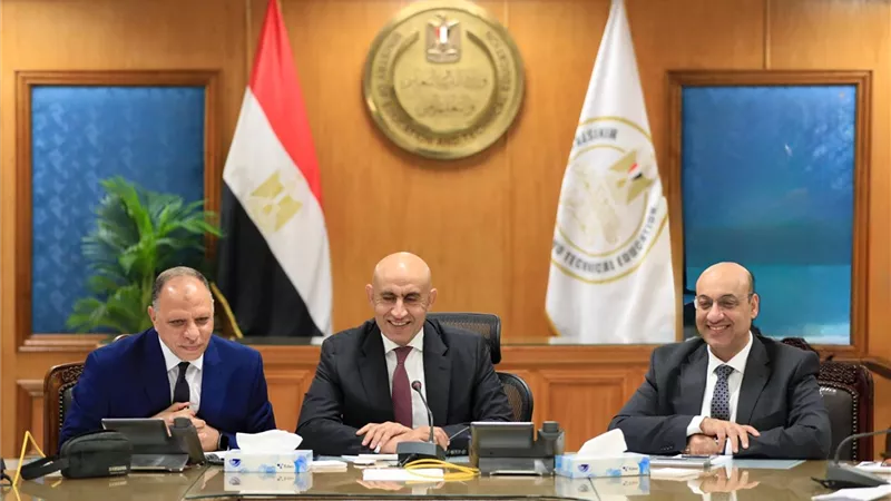  تفاصيل تقريرغرفة عمليات وزارة التعليم  فى بداية انطلاق امتحانات الثانوية 