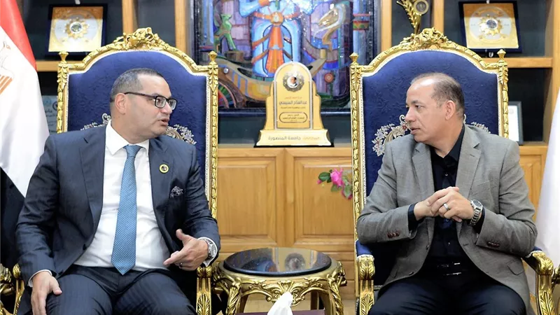  كلية الحقوق بالمنصورة تناقش دكتوراه حول 