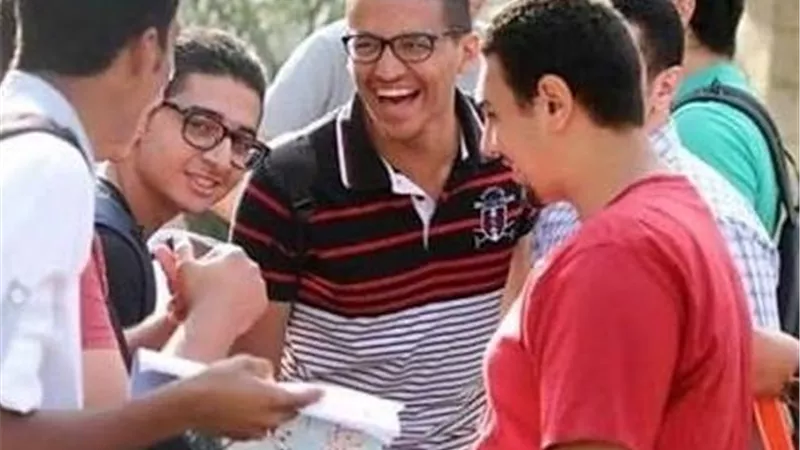 غرائب أول يوم من امتحانات الثانوية العامة.. دموع وضحك وطوارئ